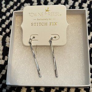 Towne & Reese ham bar drop earrings Never Worn